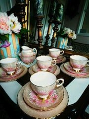 tea cups and saucers,